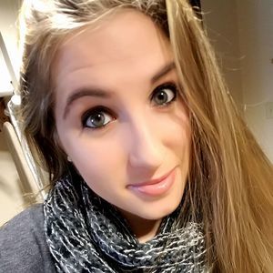 Meet your Posher, Stephanie